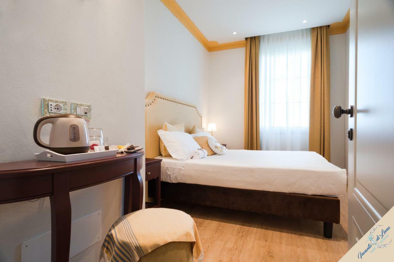 Incanto Di Luna Hotel 西尔米奥奈 外观 照片